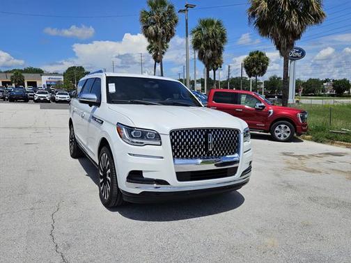 2022 Lincoln Navigator Black Label