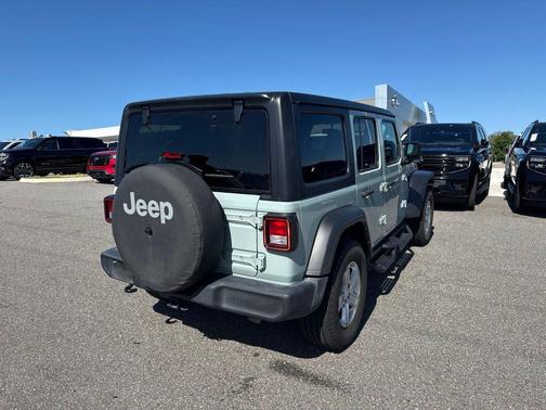 Earl Clearcoat 2023 Jeep Wrangler Sport S