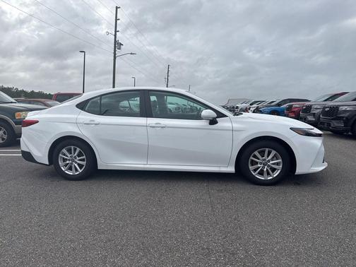 Ice Cap 2025 Toyota Camry LE