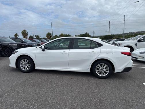 Ice Cap 2025 Toyota Camry LE