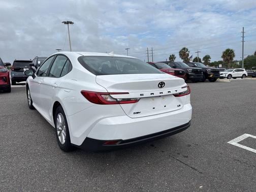 Ice Cap 2025 Toyota Camry LE