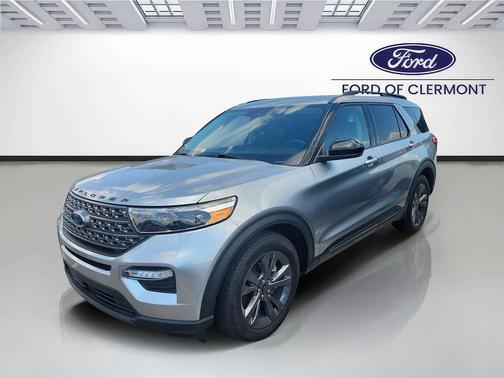 ICONIC SILVER METALLIC 2024 Ford Explorer XLT