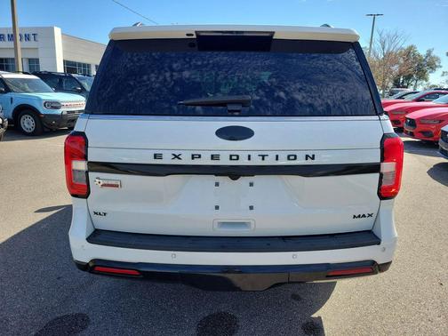 2022 Ford Expedition Max XLT