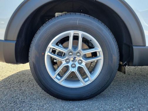 Star White Metallic Tri-Coat 2026 Ford Explorer Active