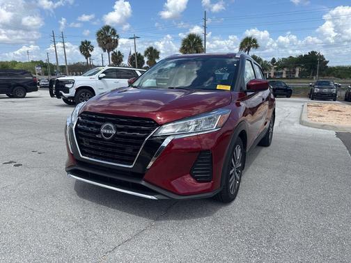 2023 Nissan Kicks SV