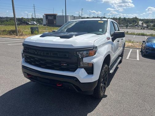Summit White 2022 Chevrolet Silverado 1500 Custom Trail Boss