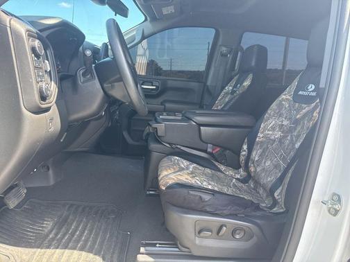 Summit White 2022 Chevrolet Silverado 1500 Custom Trail Boss
