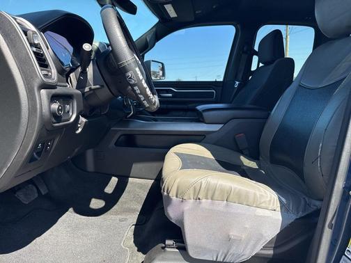 Patriot Blue Pearlcoat 2021 RAM 1500 Big Horn/Lone Star