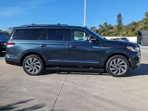 2022 Lincoln Navigator Reserve