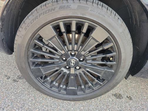 Phantom Black 2024 Hyundai SANTA FE HEV Calligraphy