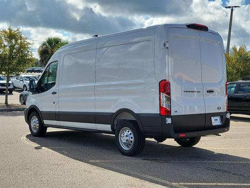 Oxford White 2026 Ford Transit-250 Base