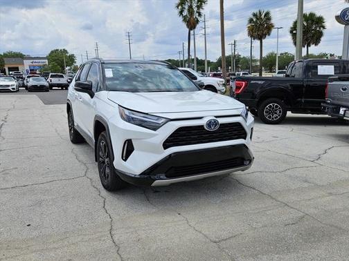 2024 Toyota RAV4 Hybrid SE