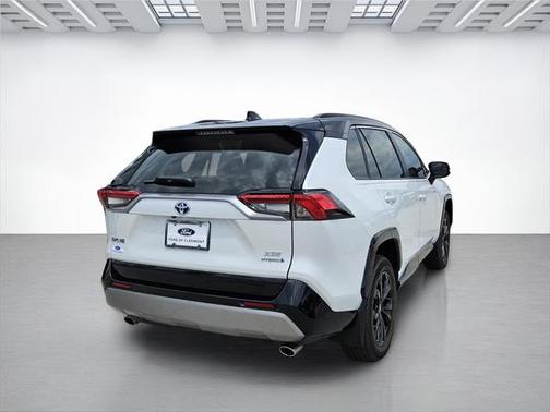 2024 Toyota RAV4 Hybrid SE