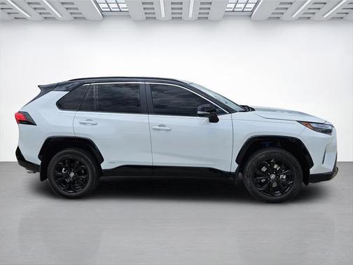 2024 Toyota RAV4 Hybrid SE