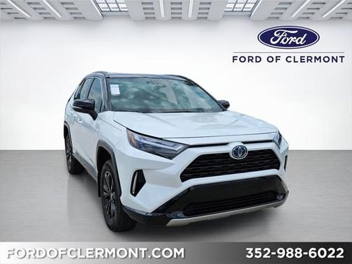 2024 Toyota RAV4 Hybrid SE
