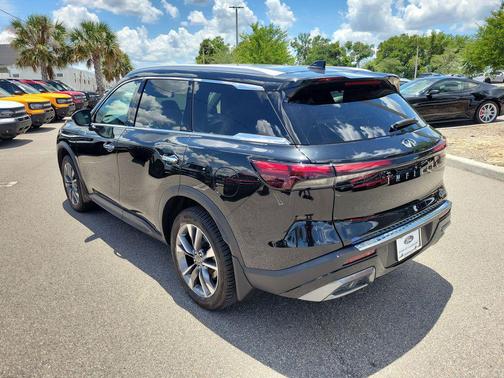 Mineral Black 2022 INFINITI QX60 Luxe