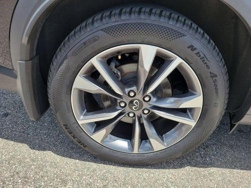 Mineral Black 2022 INFINITI QX60 Luxe