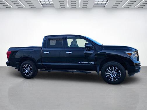 2020 Nissan Titan SV