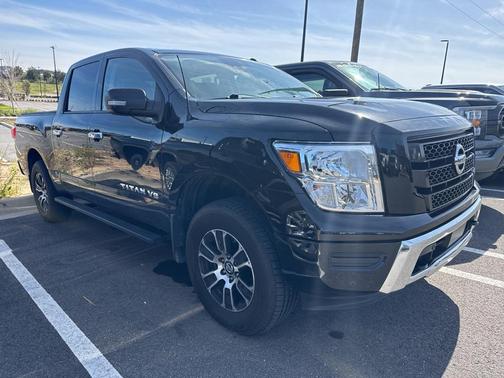 2020 Nissan Titan SV