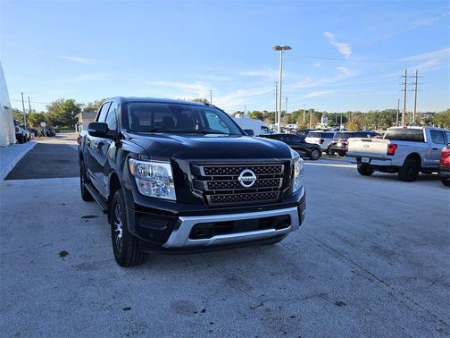 2020 Nissan Titan SV