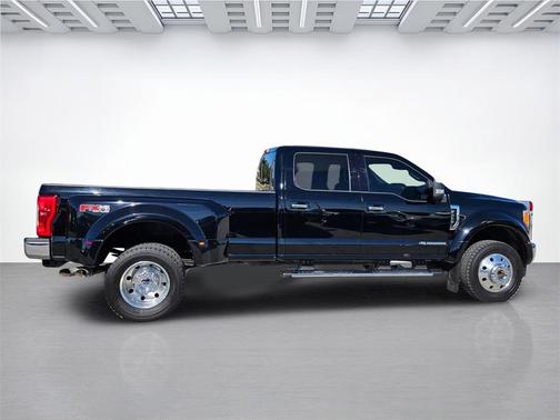 2017 Ford F-450 Lariat