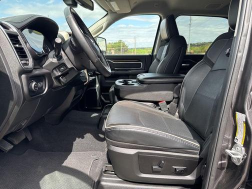 2024 RAM 2500 Laramie Crew Cab 4x4 6'4' Box