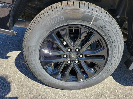Agate Black Metallic 2026 Ford F-150 XLT