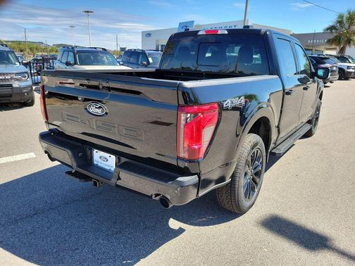Agate Black Metallic 2026 Ford F-150 XLT