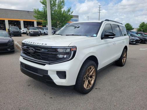 STAR WHITE MET TRI-COAT 2025 Ford Expedition Platinum