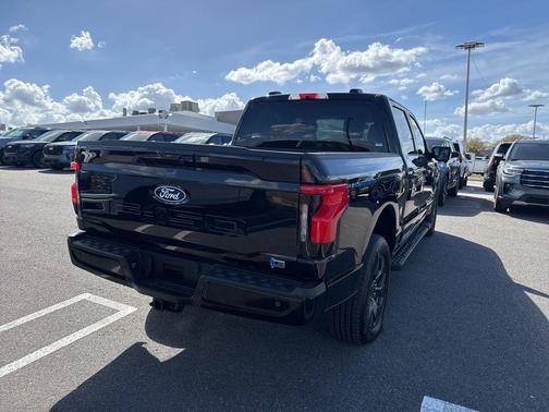 2025 Ford F-150 Lightning Flash