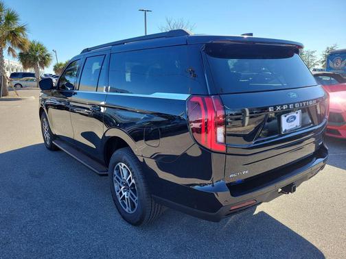 2025 Ford Expedition Max Active 4x2