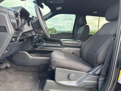 AGATE BLACK METALLIC 2025 Ford F-150 STX