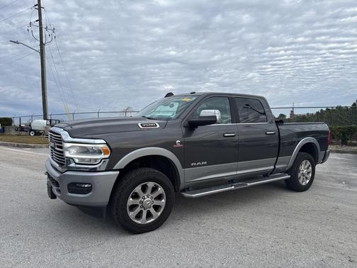 2021 RAM 3500 Laramie Crew Cab 4x4 6'4' Box