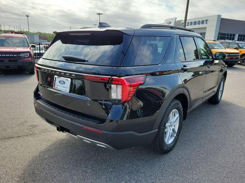 Agate Black Metallic 2026 Ford Explorer Active