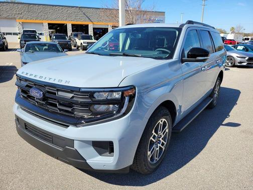 2026 Ford Expedition Active