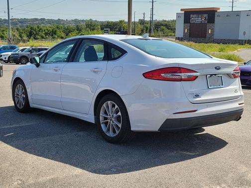 OXFORD WHITE 2020 Ford Fusion SE