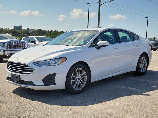 OXFORD WHITE 2020 Ford Fusion SE