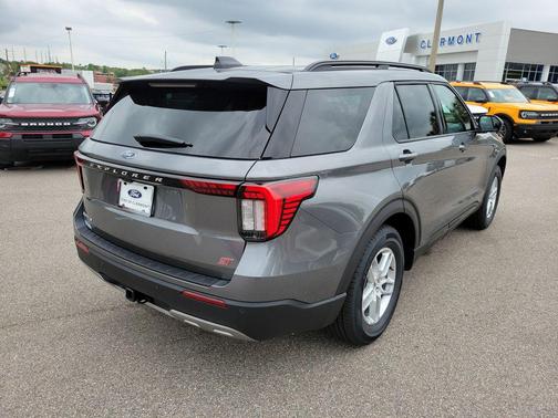 CARBONIZED GRAY METALLIC 2026 Ford Explorer Active