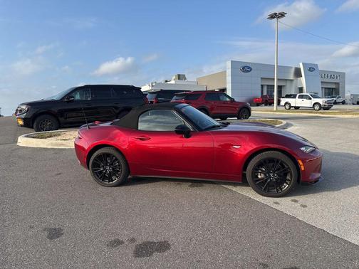 Soul Red Crystal Metallic 2024 Mazda MX-5 Miata Club