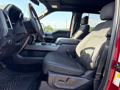 Ruby Red Metallic Tinted Clearcoat 2016 Ford F-150 XLT