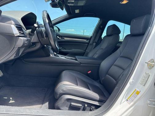 Platinum White Pearl 2019 Honda Accord Sport