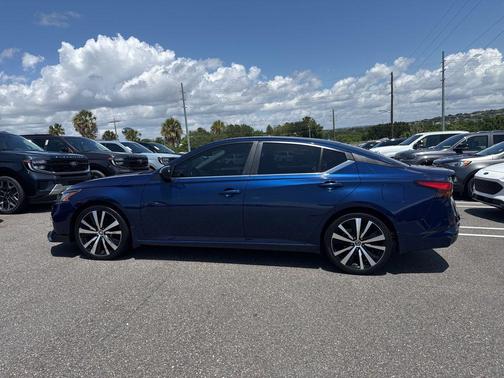 Deep Blue Pearl 2019 Nissan Altima 2.5 SR