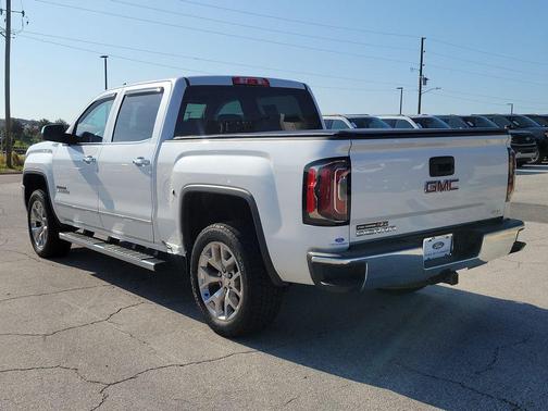 White Frost Tricoat 2017 GMC Sierra 1500 SLT