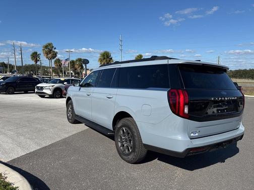 2025 Ford Expedition Max Active 4x2