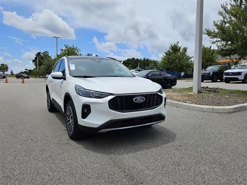 2025 Ford Escape PHEV SE