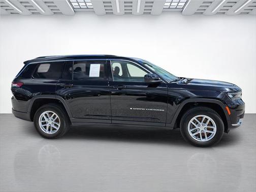 2022 Jeep Grand Cherokee L Laredo