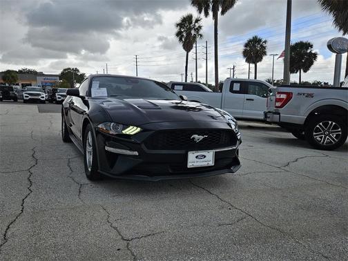 2022 Ford Mustang EcoBoost