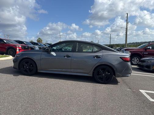 Gun Metallic/Super Black 2023 Nissan Sentra SR