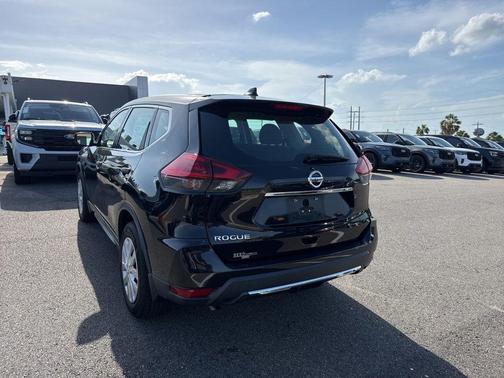 Magnetic Black Pearl 2020 Nissan Rogue S