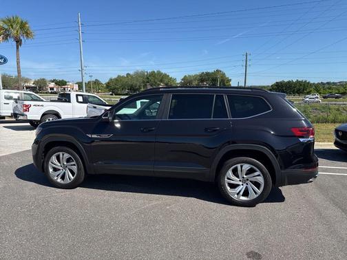Deep Black 2021 Volkswagen Atlas 3.6L SE w/Technology